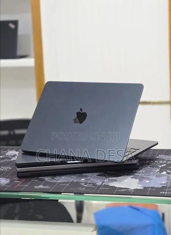New Laptop Apple MacBook Air 2025 M4 16GB Apple M4 SSD 256GB