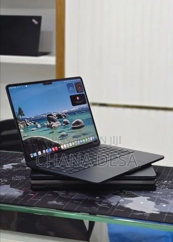 New Laptop Apple MacBook Air 2025 M4 16GB Apple M4 SSD 256GB