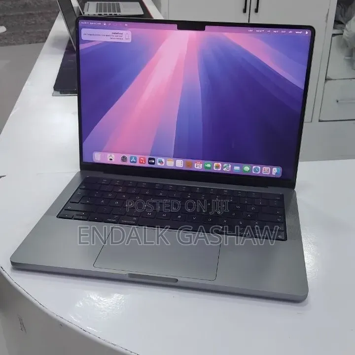 New Laptop Apple MacBook Pro 2020 M1 32GB Apple M1 SSD 1T