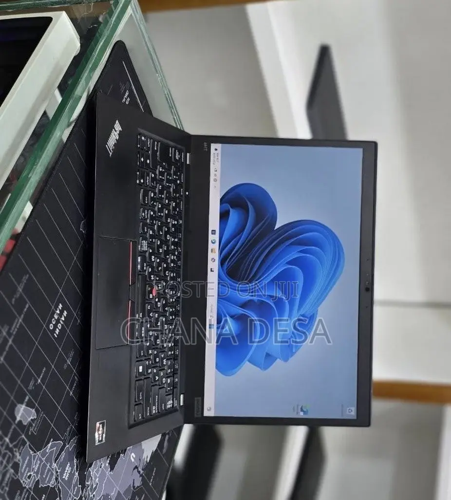 New Laptop Lenovo 16GB AMD Ryzen 5 SSD 512GB