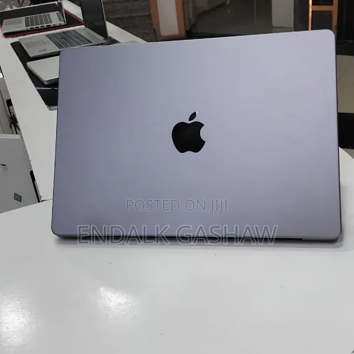 New Laptop Apple MacBook Pro 2021 M1 32GB Apple M1 SSD 512GB
