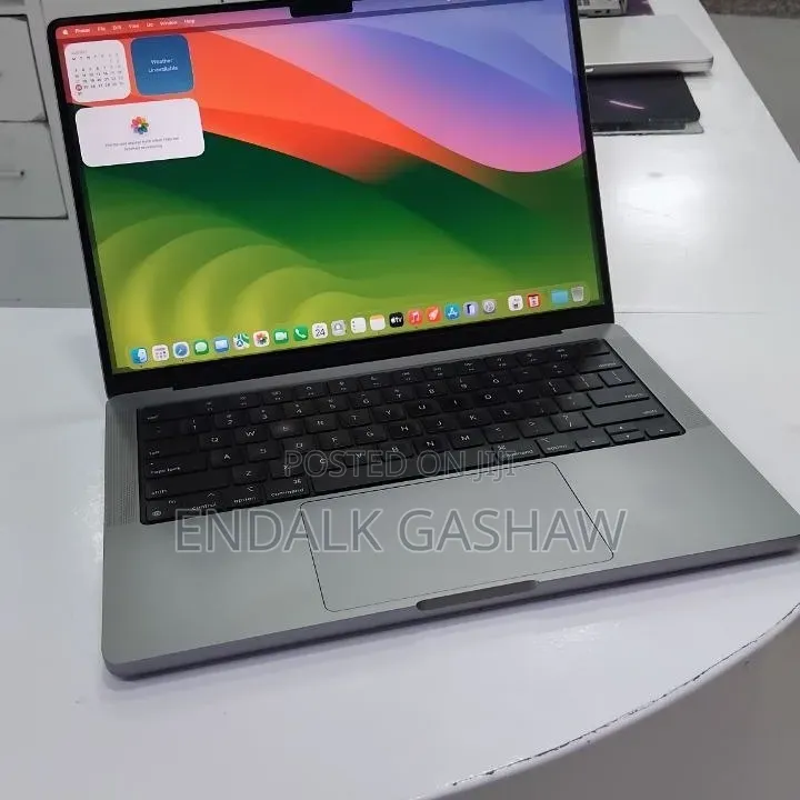 New Laptop Apple MacBook Pro 2021 M1 32GB Apple M1 SSD 512GB