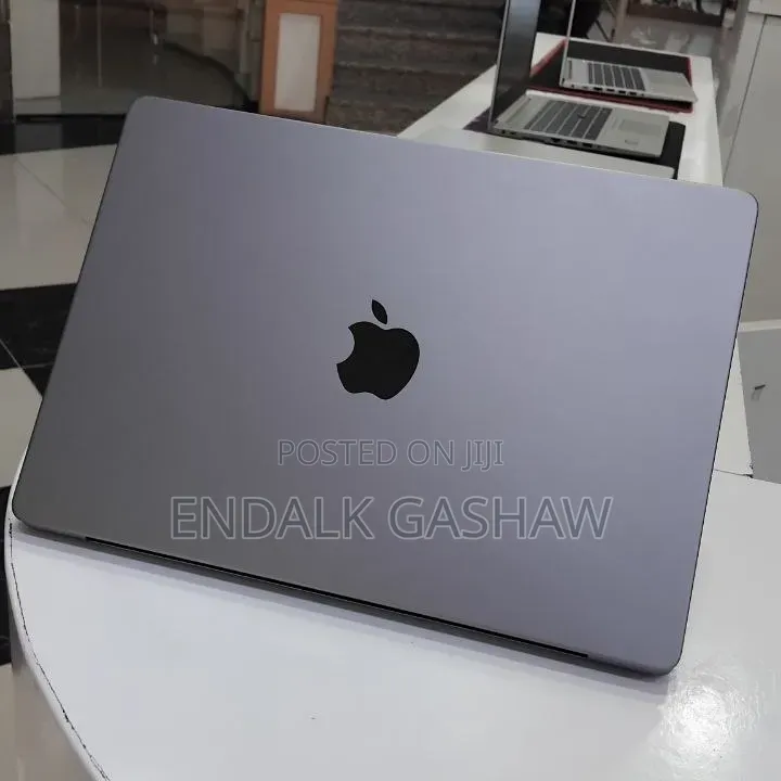 New Laptop Apple MacBook Pro 2021 M1 32GB Apple M1 SSD 512GB