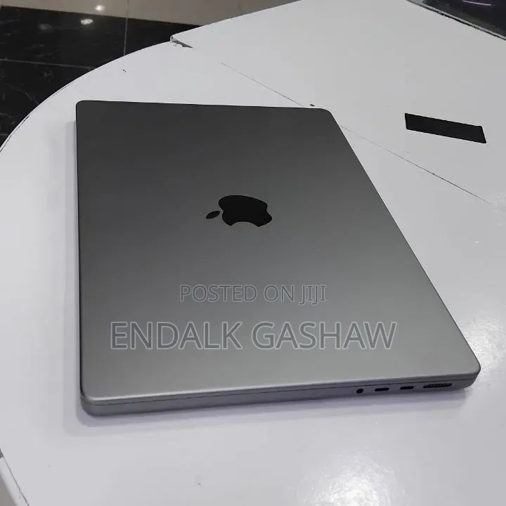 New Laptop Apple MacBook Pro 2021 M1 32GB Apple M1 SSD 512GB