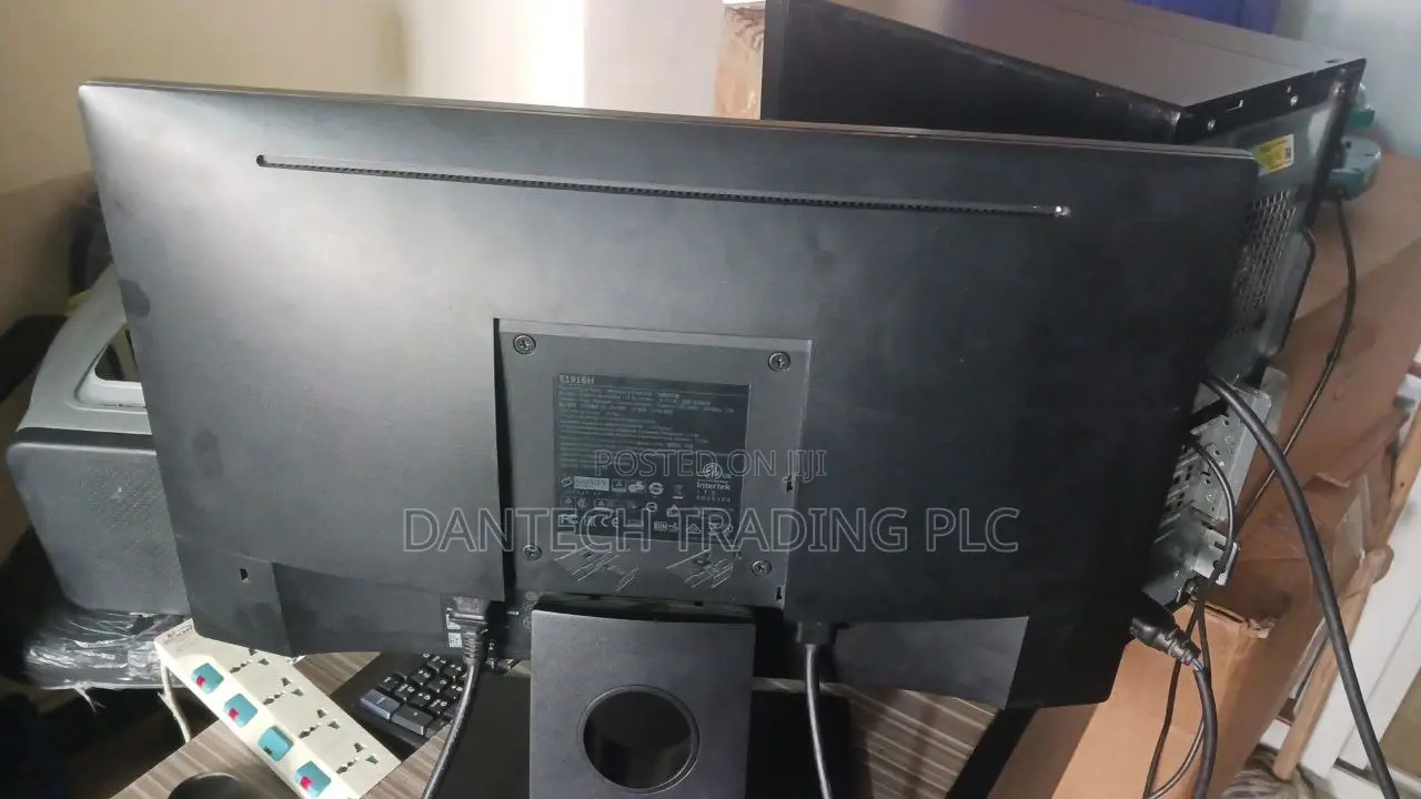 Desktop Computer Lenovo 4GB Intel Core i3 HDD+SSD 320GB