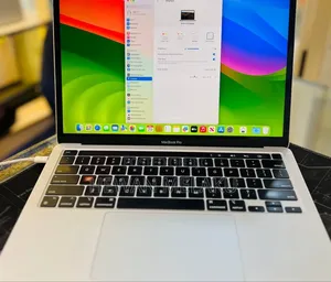New Laptop Apple MacBook Pro 2020 M1 16GB Apple M1 SSD 256GB