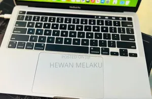 New Laptop Apple MacBook Pro 2020 M1 16GB Apple M1 SSD 256GB