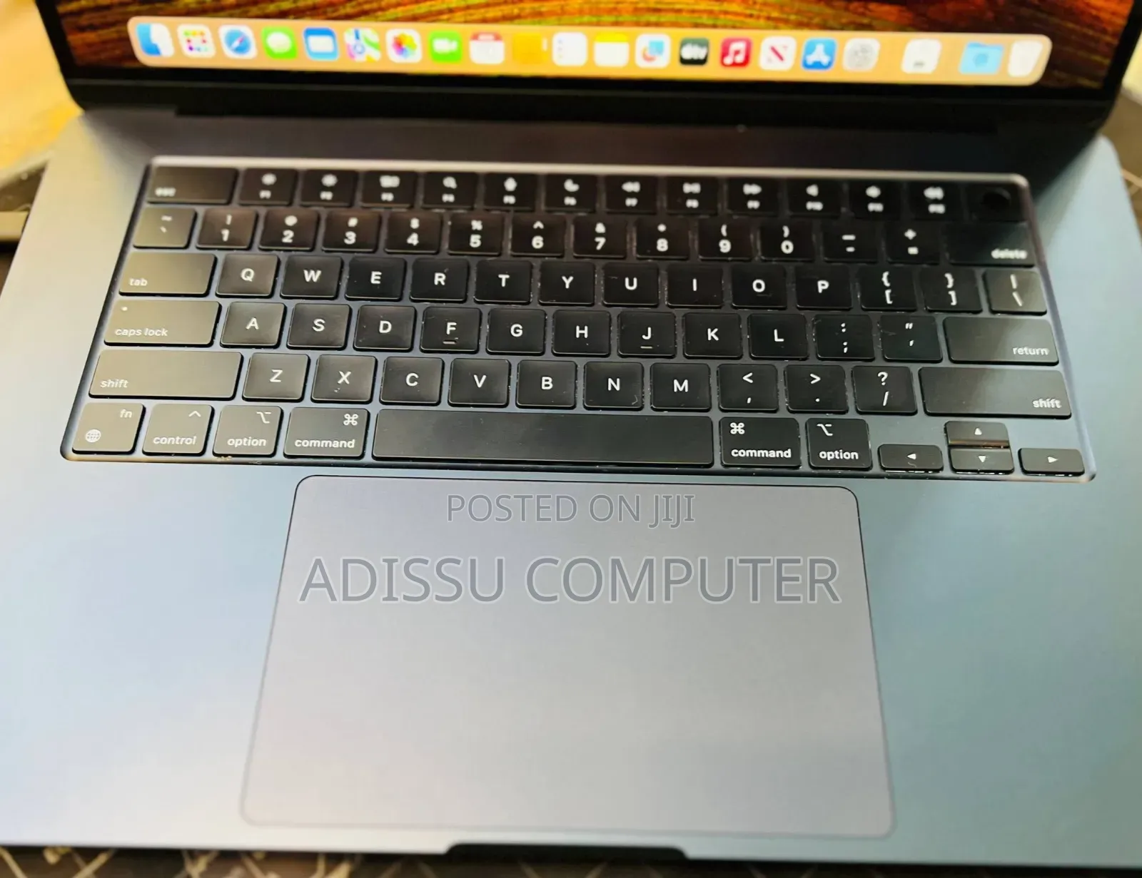 New Laptop Apple MacBook Air 2020 M1 8GB Apple M3 SSD 256GB