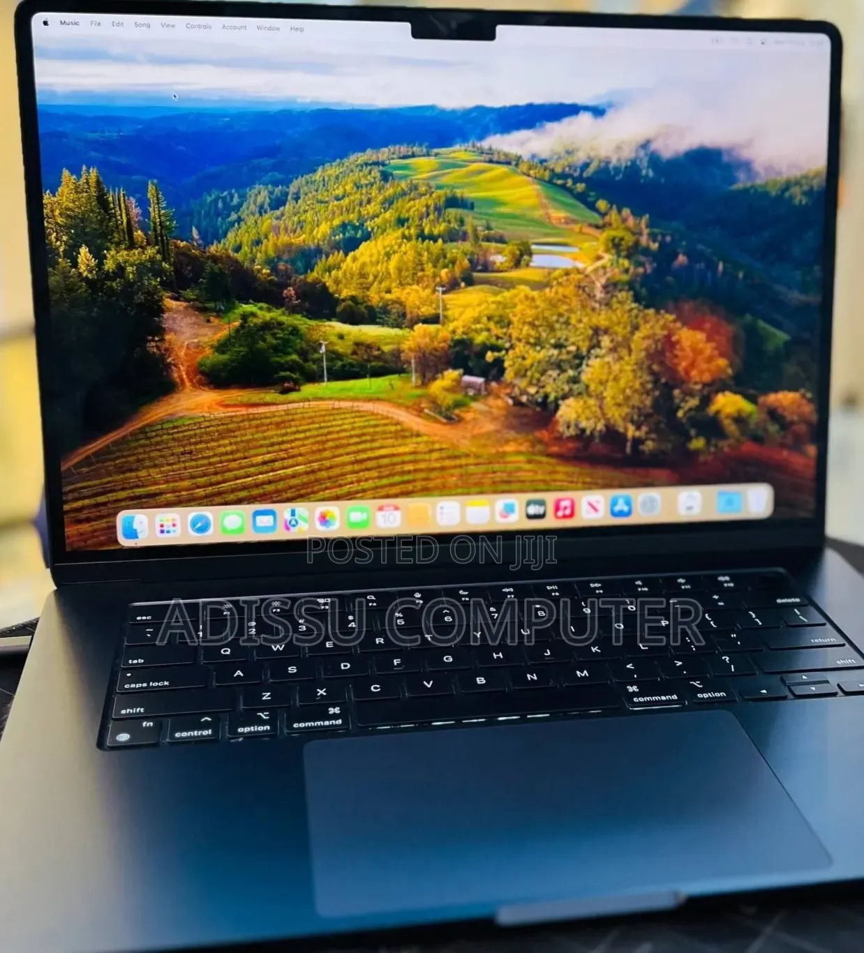 New Laptop Apple MacBook Air 2020 M1 8GB Apple M3 SSD 256GB