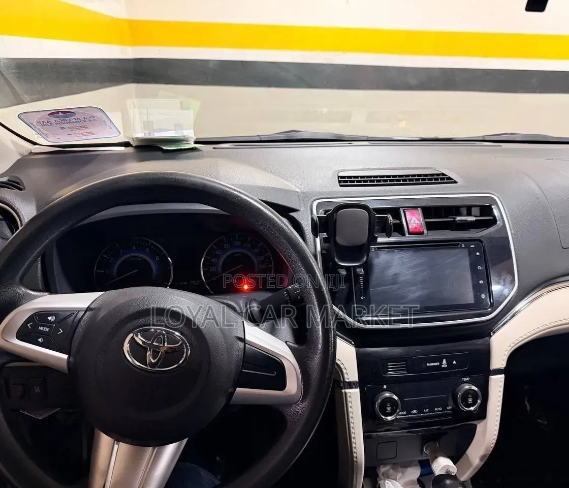 Toyota Rush 2021 Gray