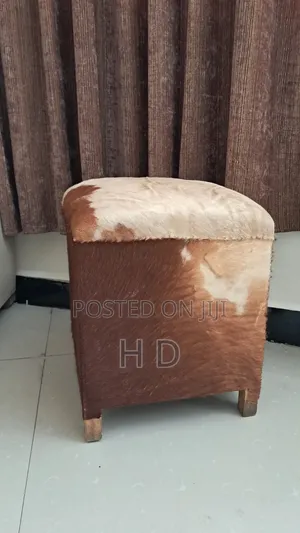 Seat Made of Cowhide / ከከብት ቆዳ የተሠራ መቀመጫ