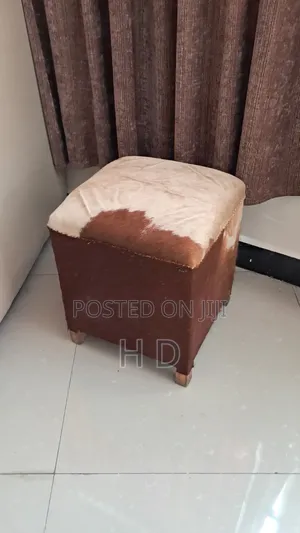 Seat Made of Cowhide / ከከብት ቆዳ የተሠራ መቀመጫ