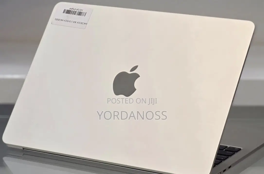 New Laptop Apple MacBook Air 2025 M4 16GB Apple M4 SSD 256GB