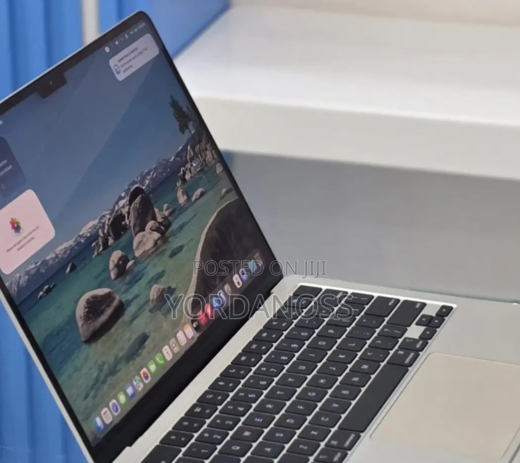 New Laptop Apple MacBook Air 2025 M4 16GB Apple M4 SSD 256GB
