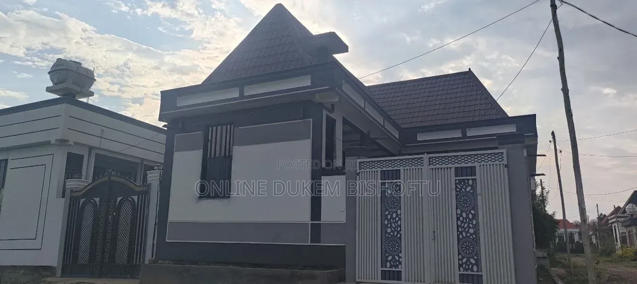 Furnished 8bdrm Villa in Bishoftu Dukem, Oromia-Finfinne for sale