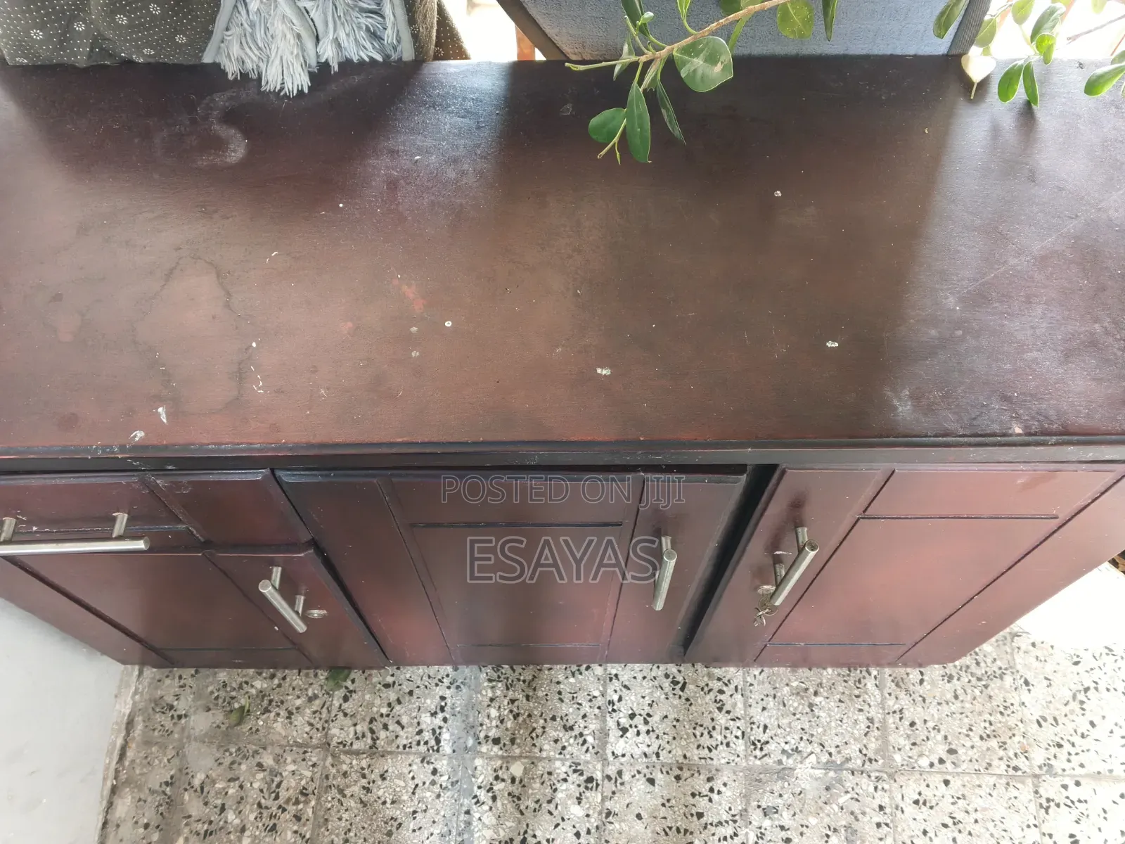 የእንጨት ቡፌ / ካቢኔ (Wooden Buffet / Sideboard Cabinet)