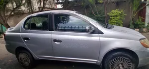 Toyota Platz 2001 Silver