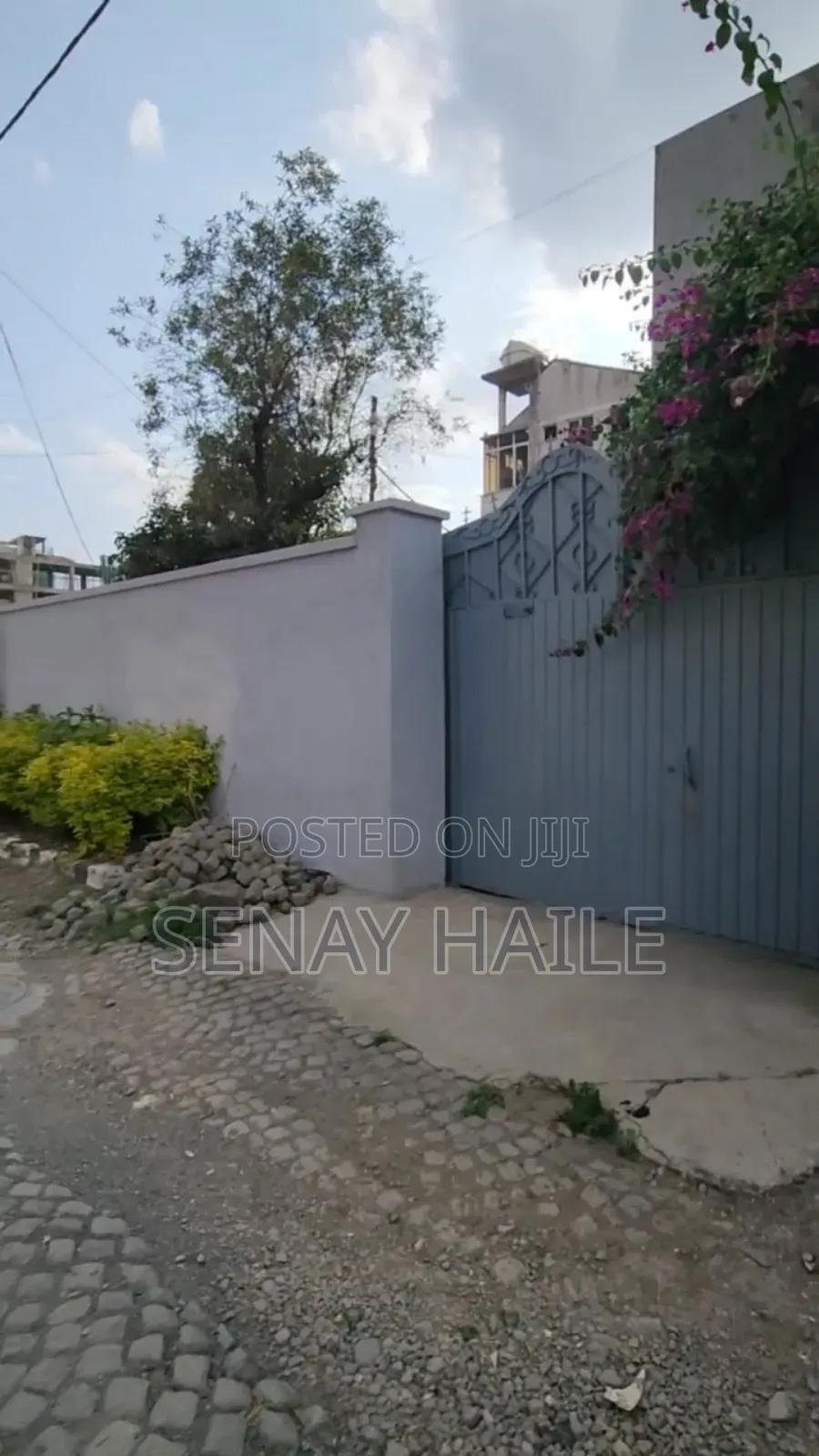 አስቸኳይ 252 ካሬ፣ 24 መገናኛ የሚሸጥ ለg+5 እና በላይ ፍቃድ ያለው)
