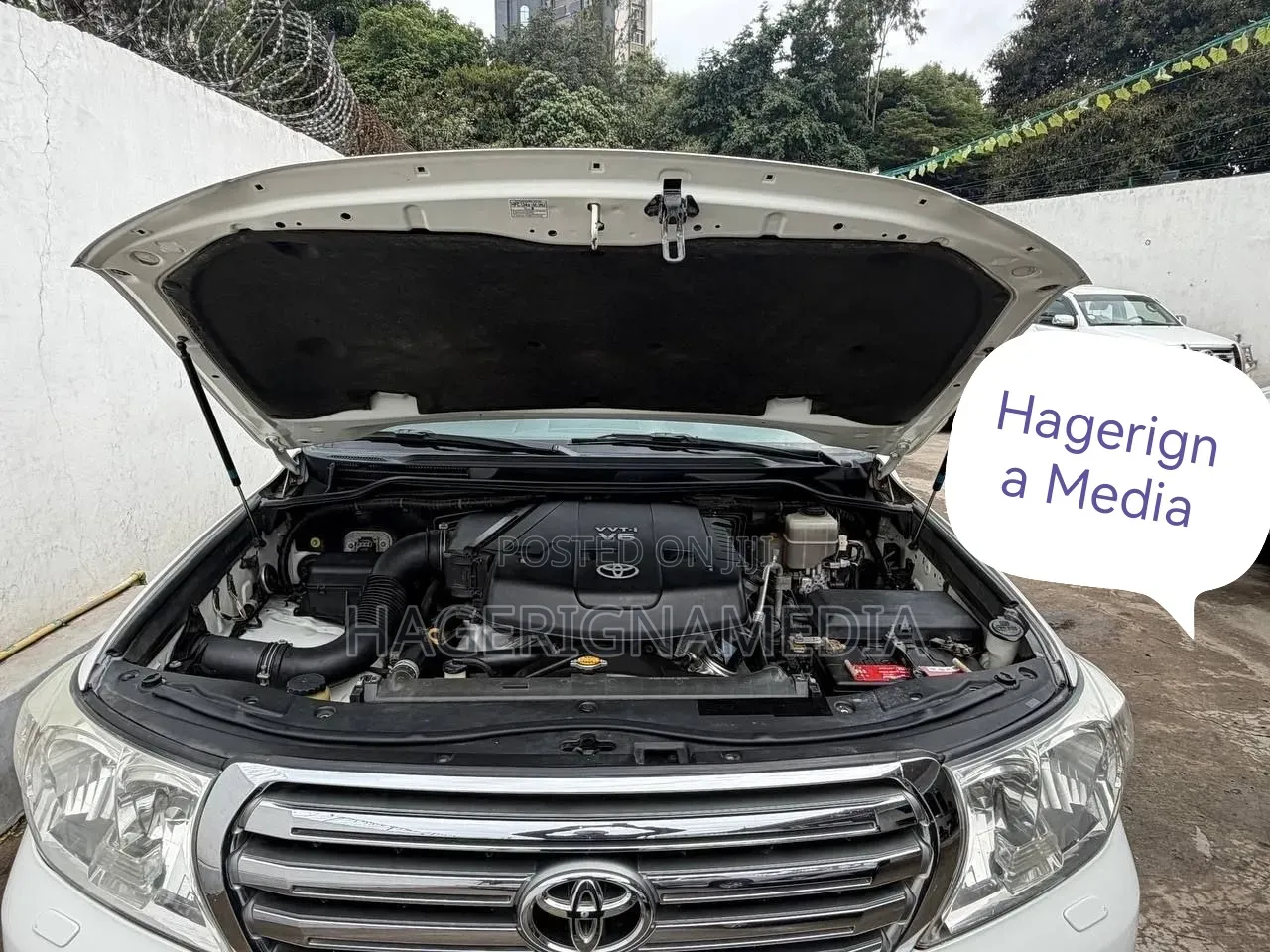 Toyota Land Cruiser 2010 White
