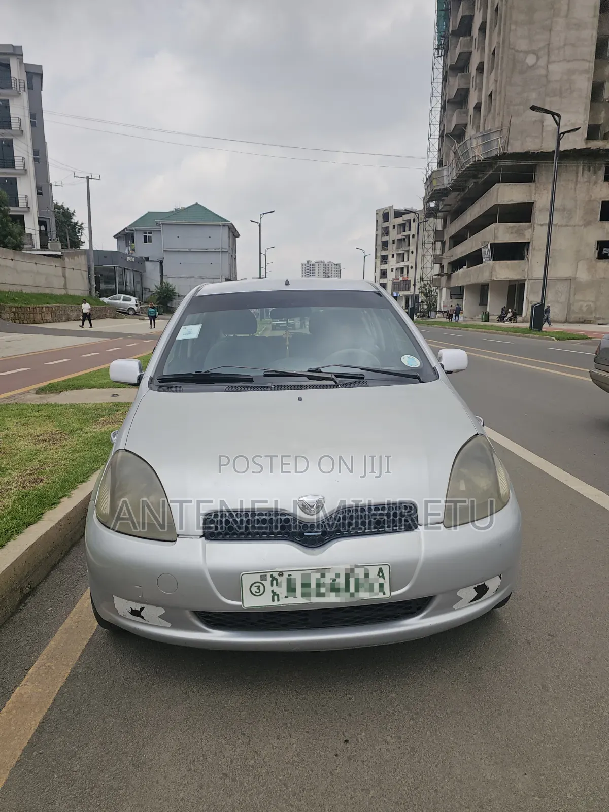 Toyota Vitz 2001 Silver