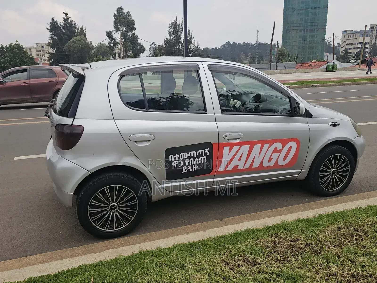 Toyota Vitz 1999 Silver