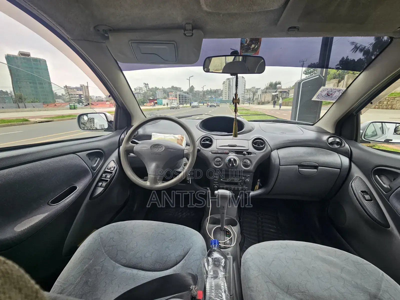 Toyota Vitz 1999 Silver