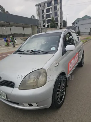 Toyota Vitz 2001 Silver