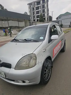 Toyota Vitz 1999 Silver