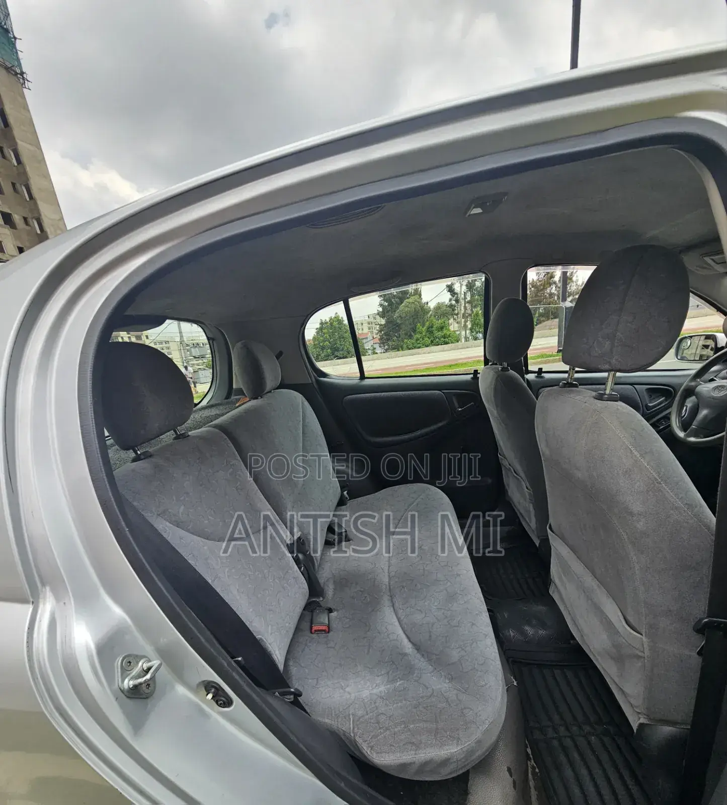 Toyota Vitz 1999 Silver