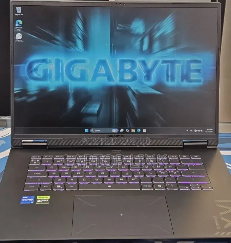 New Laptop Gigabyte GAMING A16 16GB Intel Core i7 SSD 1T
