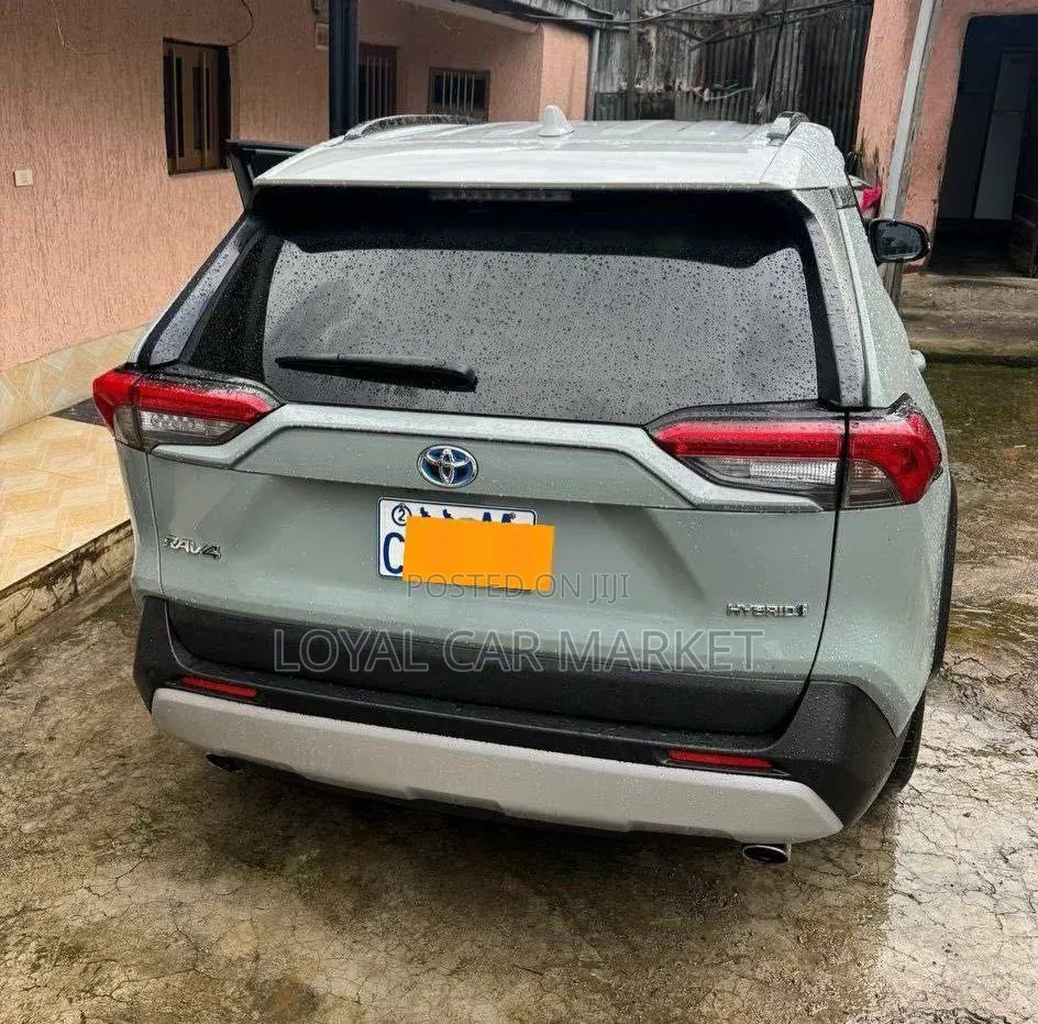 Toyota RAV4 2022 Green