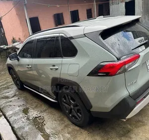 Toyota RAV4 2022 Green