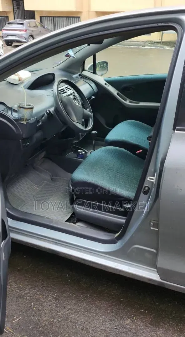 Toyota Yaris 2007 Gray