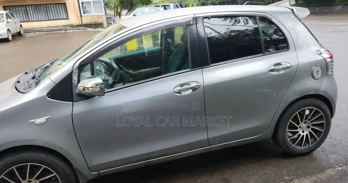 Toyota Yaris 2007 Gray