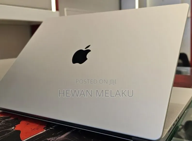 New Laptop Apple MacBook Pro 2021 M1 16GB Apple M1 Pro SSD 512GB