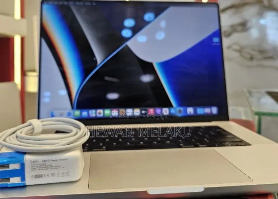 New Laptop Apple MacBook Pro 2021 M1 16GB Apple M1 Pro SSD 512GB