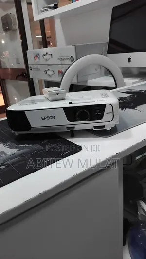 Brand New Epson Projector Moddel Name Eb - X31