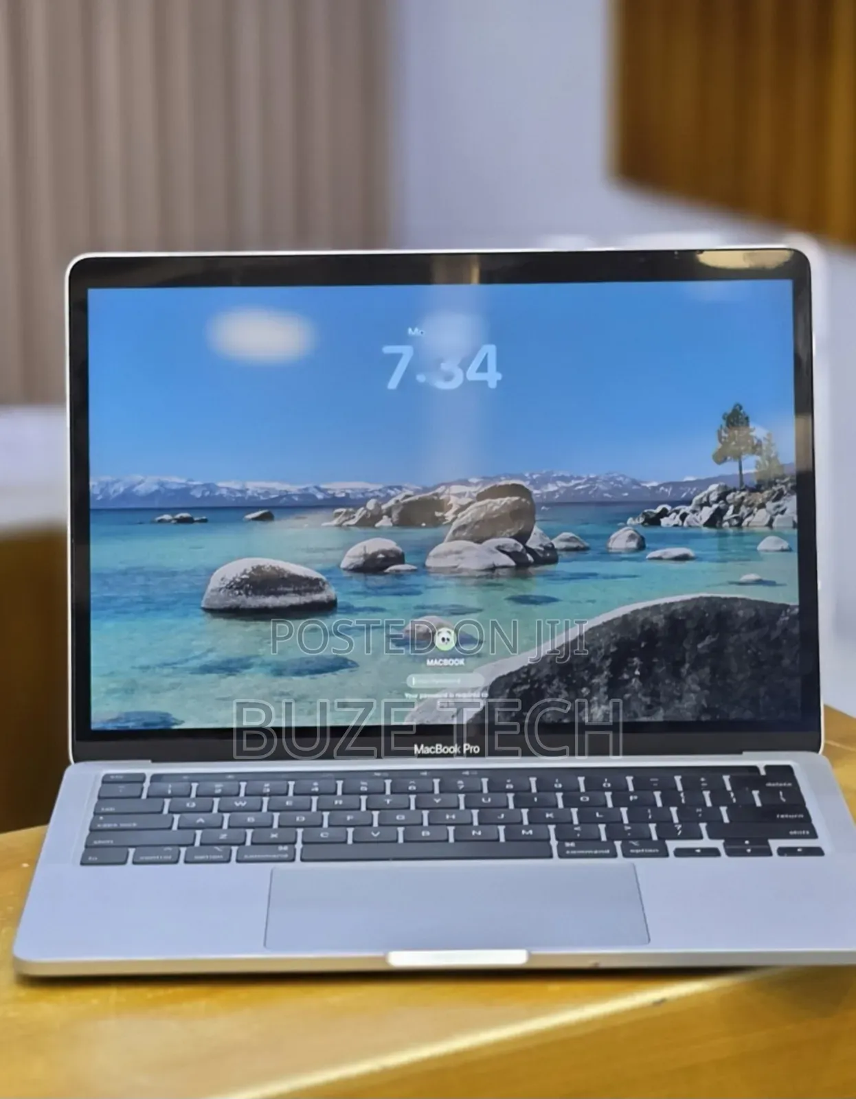 New Laptop Apple MacBook Pro 2020 32GB Intel Core i7 SSD 512GB