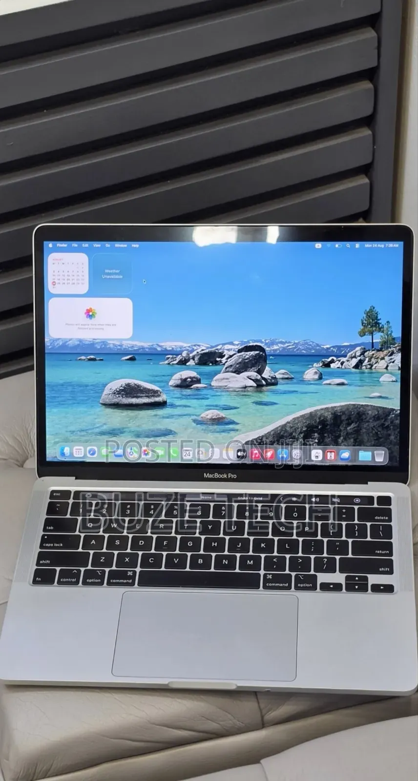 New Laptop Apple MacBook Pro 2020 32GB Intel Core i7 SSD 512GB