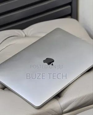 New Laptop Apple MacBook Pro 2020 32GB Intel Core i7 SSD 512GB