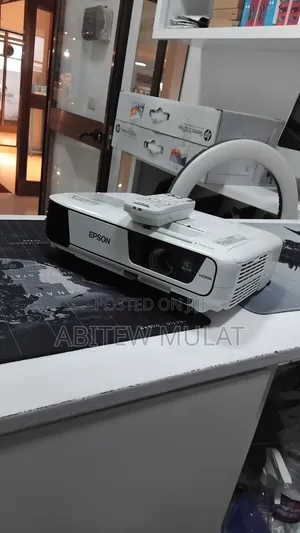 Brand New Epson Projector Moddel Name Eb - X31