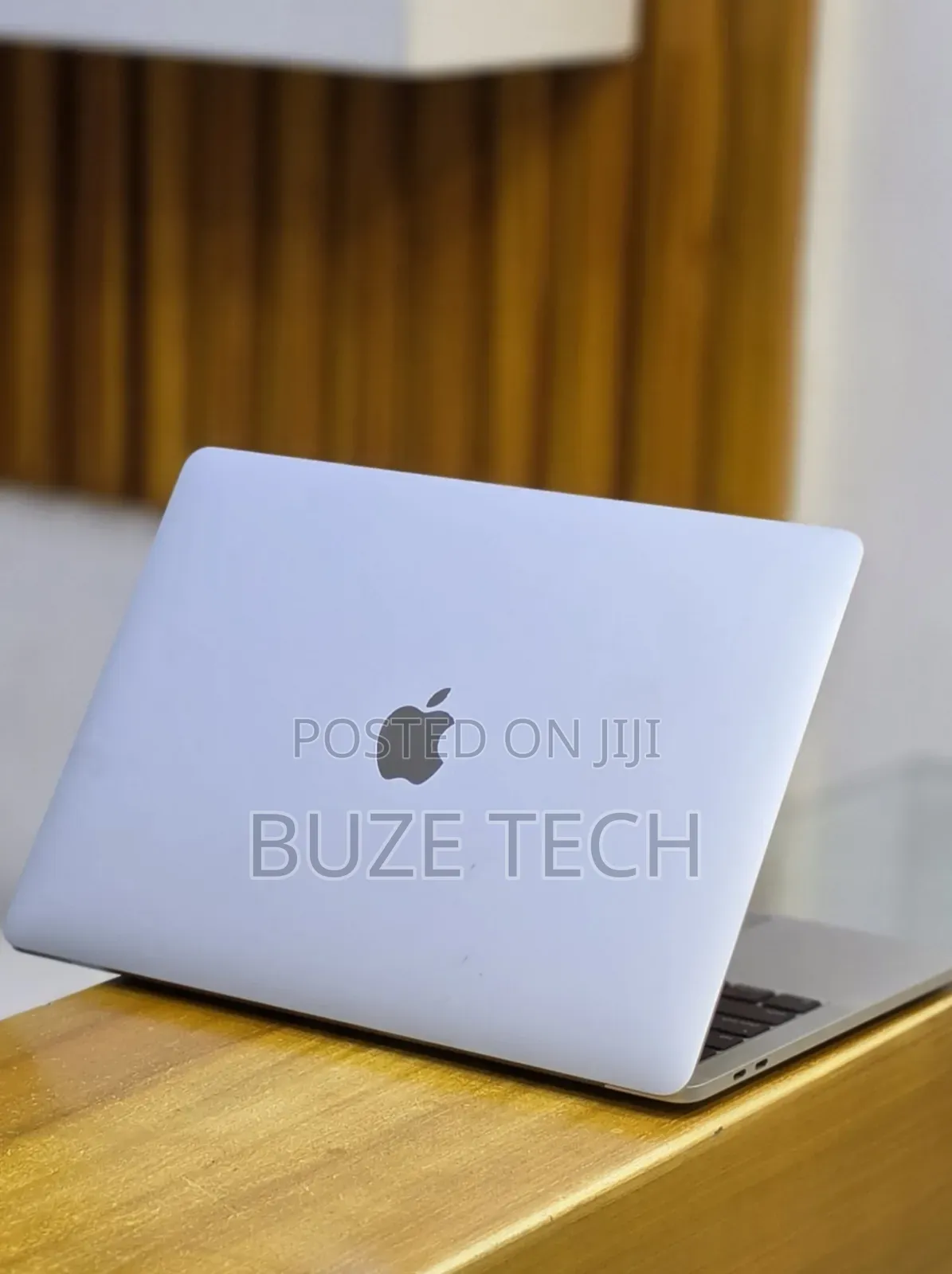 New Laptop Apple MacBook Pro 2020 32GB Intel Core i7 SSD 512GB