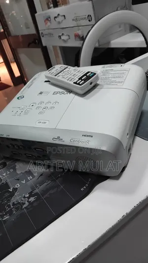 BRAND NEW EPSON Projector Has Remote Model Name: EB-x39