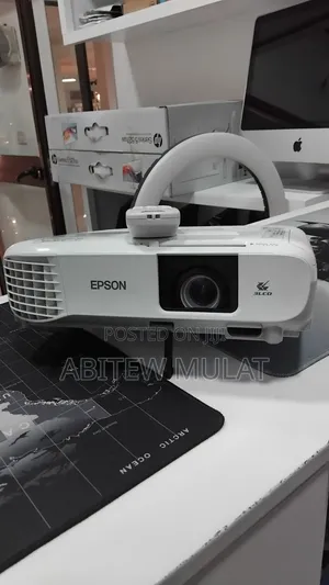 BRAND NEW EPSON Projector Has Remote Model Name: EB-x39