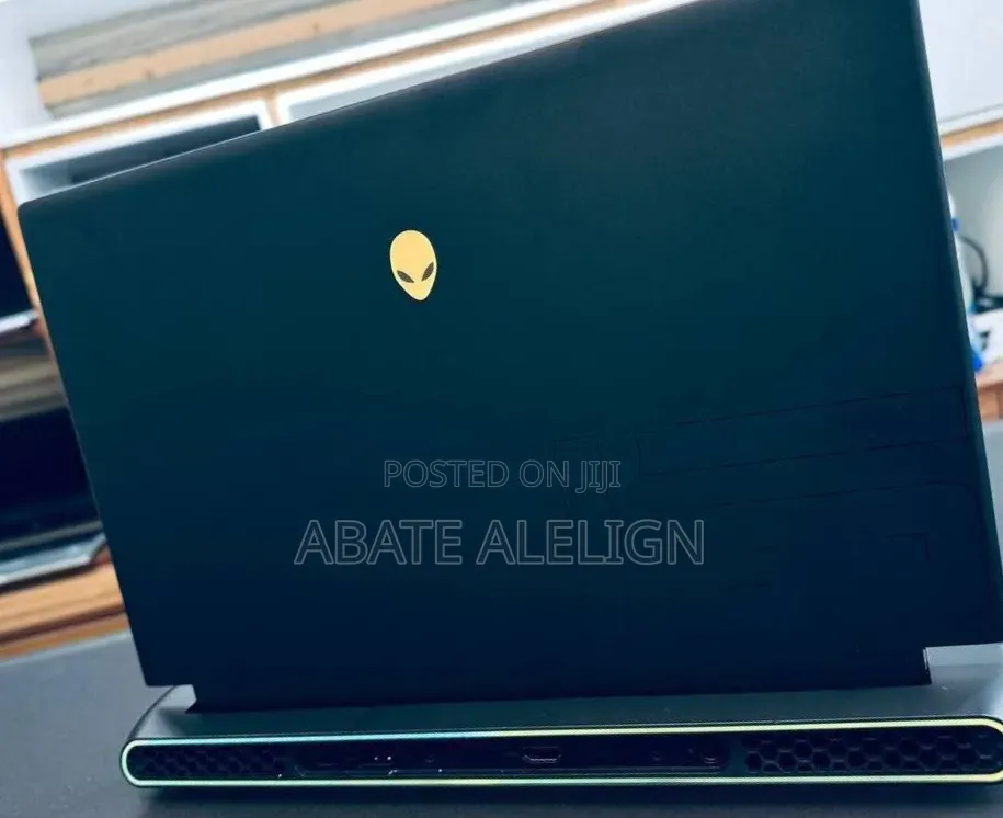 New Laptop Alienware 17 R5 16GB Intel Core i7 SSD 512GB