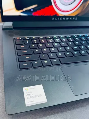 New Laptop Alienware 17 R5 16GB Intel Core i7 SSD 512GB