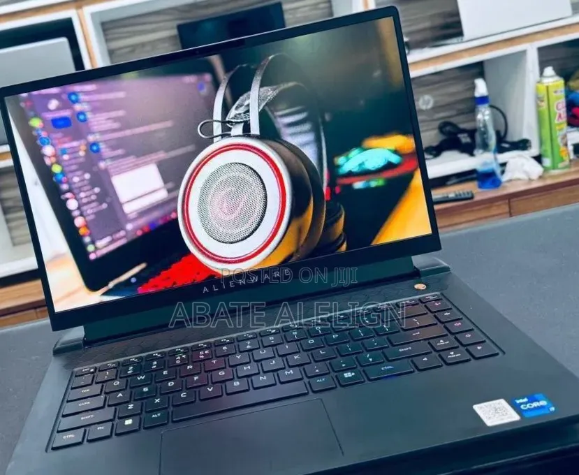 New Laptop Alienware 17 R5 16GB Intel Core i7 SSD 512GB