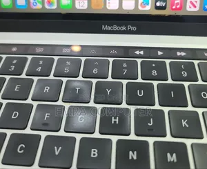 New Laptop Apple MacBook Pro 2021 M1 16GB Apple M1 Pro SSD 256GB