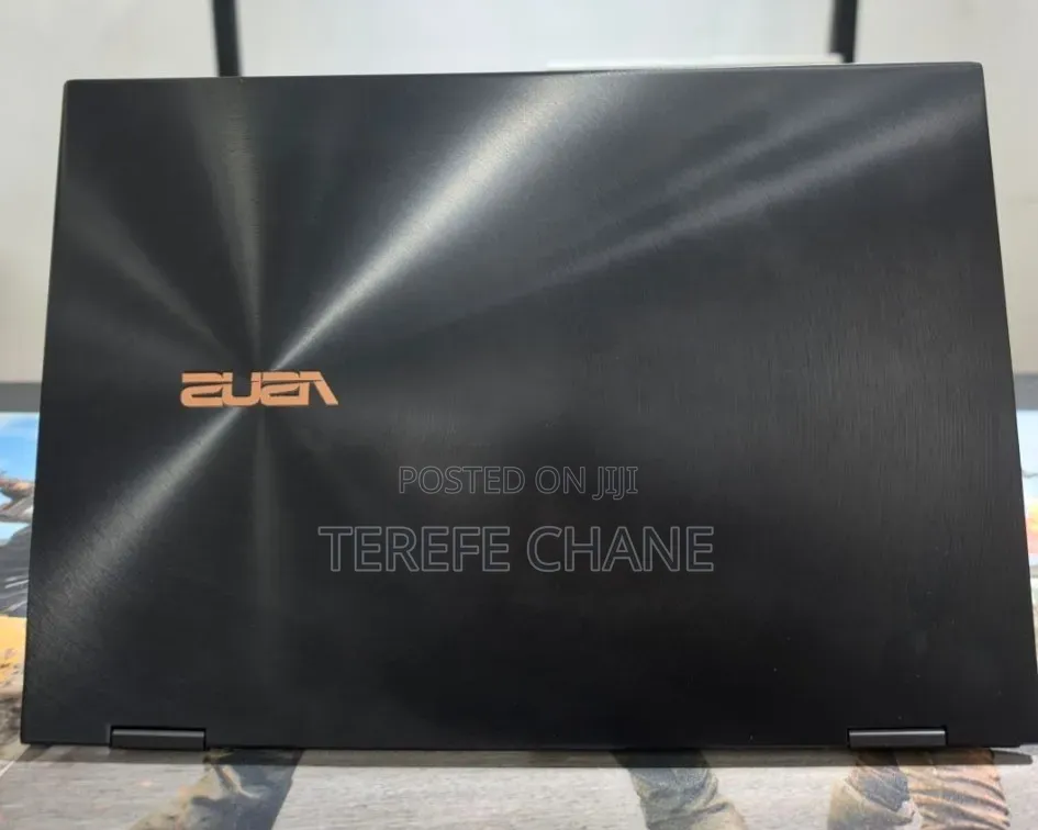 New Laptop Asus ZenBook 13 UX331UN 16GB Intel Core i7 SSD 512GB