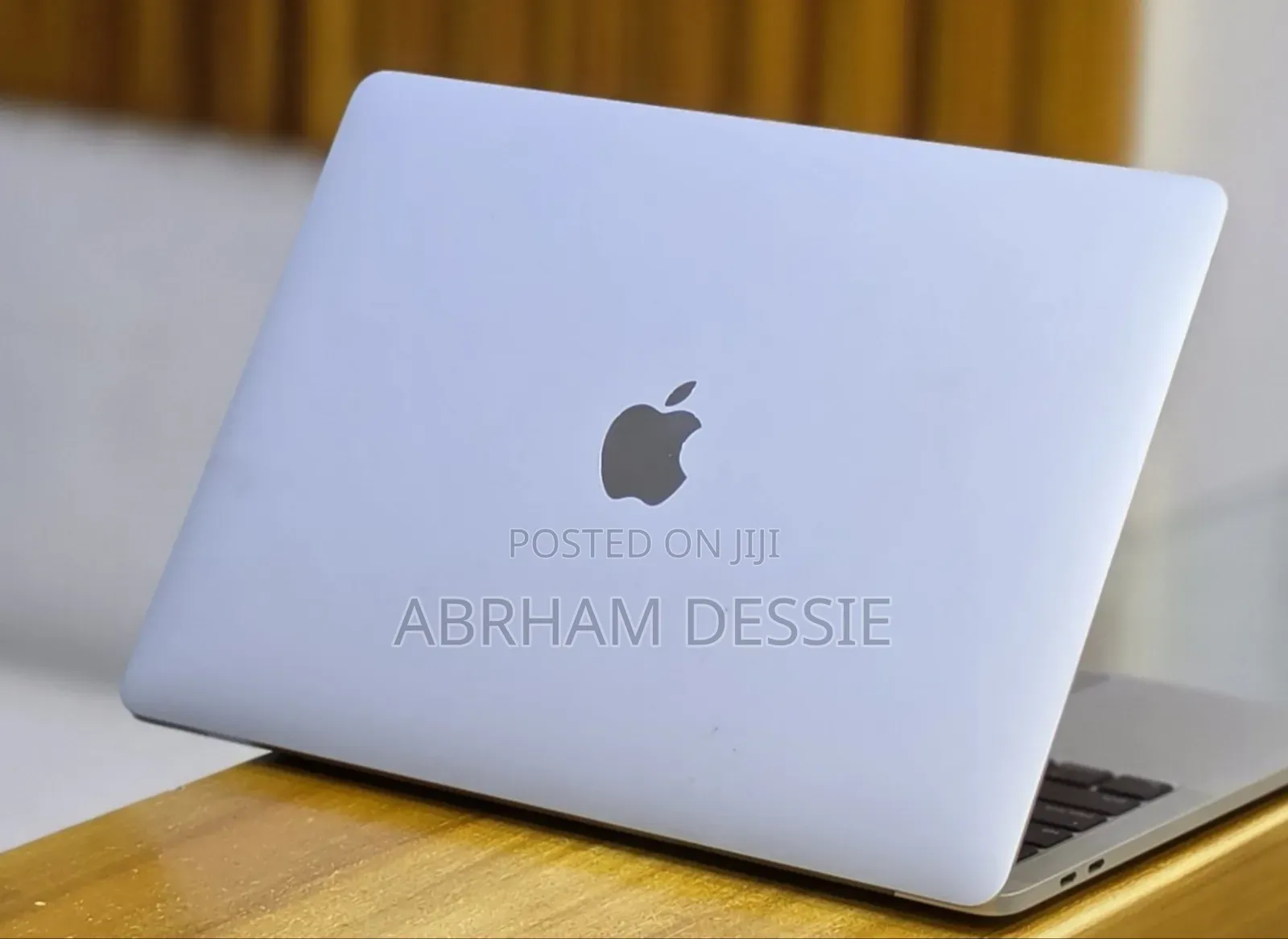 New Laptop Apple MacBook Pro 2020 16GB Intel Core i7 SSD 512GB